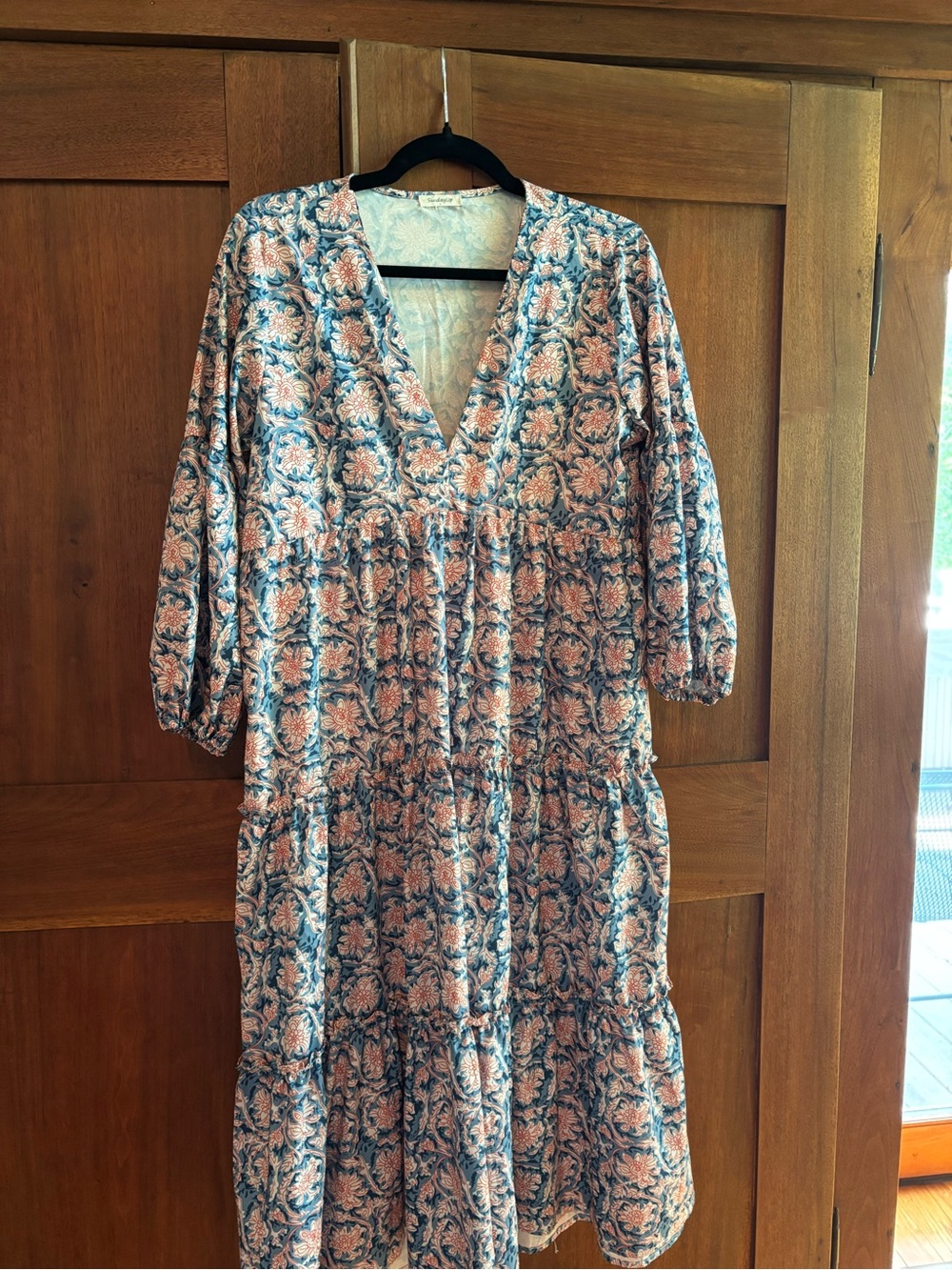 Sunday Up brand Floral V-Neck Tiered Midi Dress in Coral and Blue